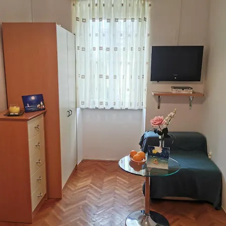 Apartment Varglien, With Garden Place
