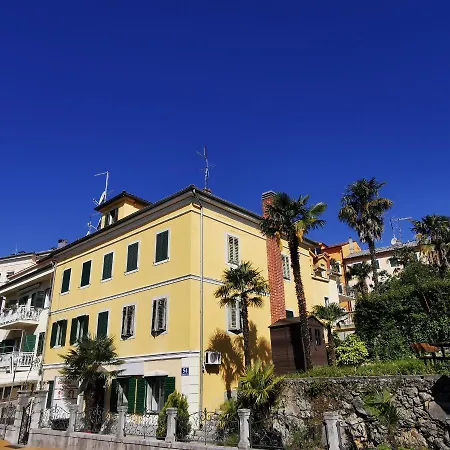 Varglien, With Garden Place Apartment Opatija